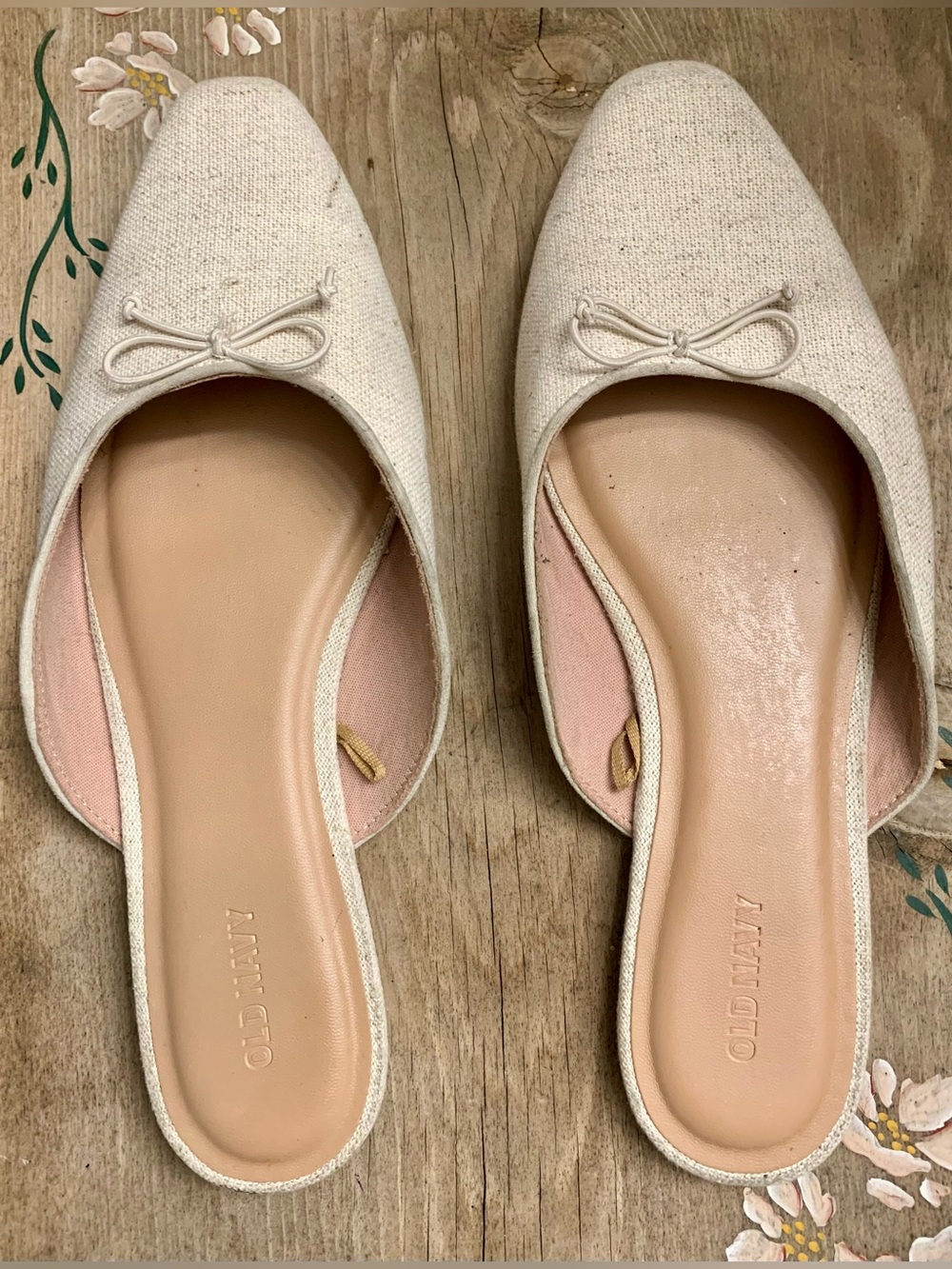 Old Navy Cream Bow Slip-On Mules
